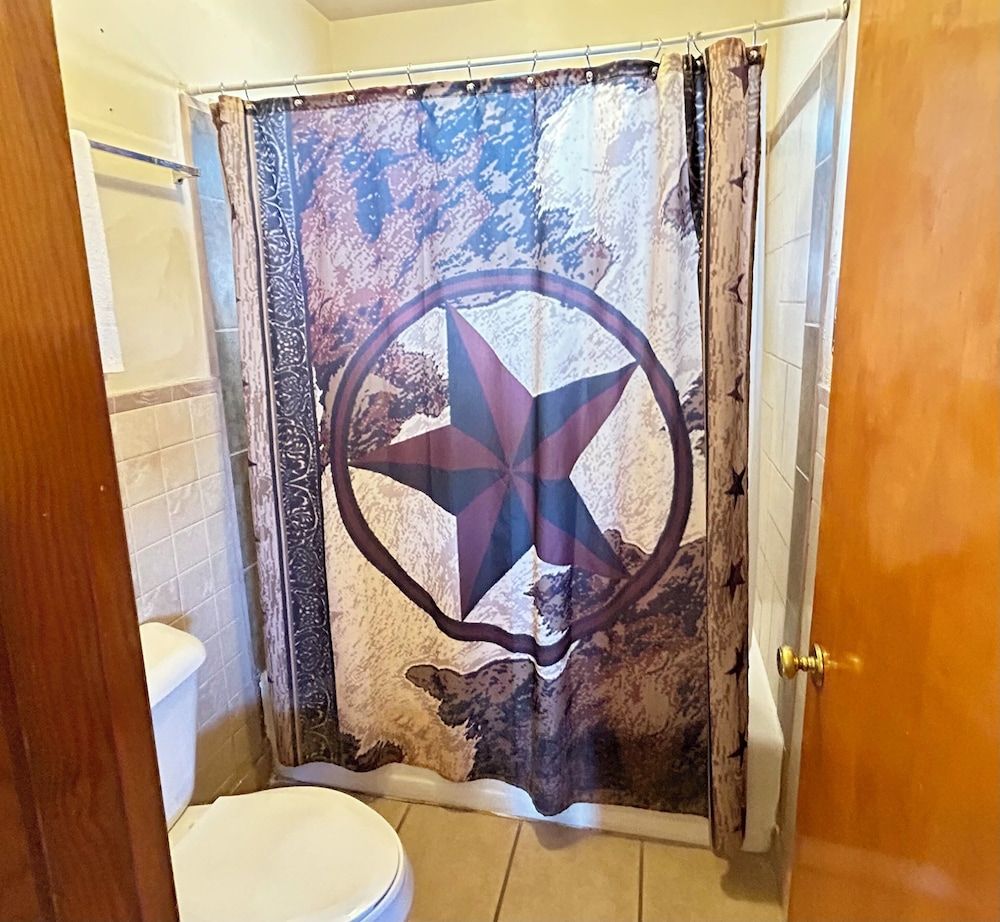 Suite #10, Deluxe Studio Suite, 2 Queen Beds, Kitchenette, Ground Floor
