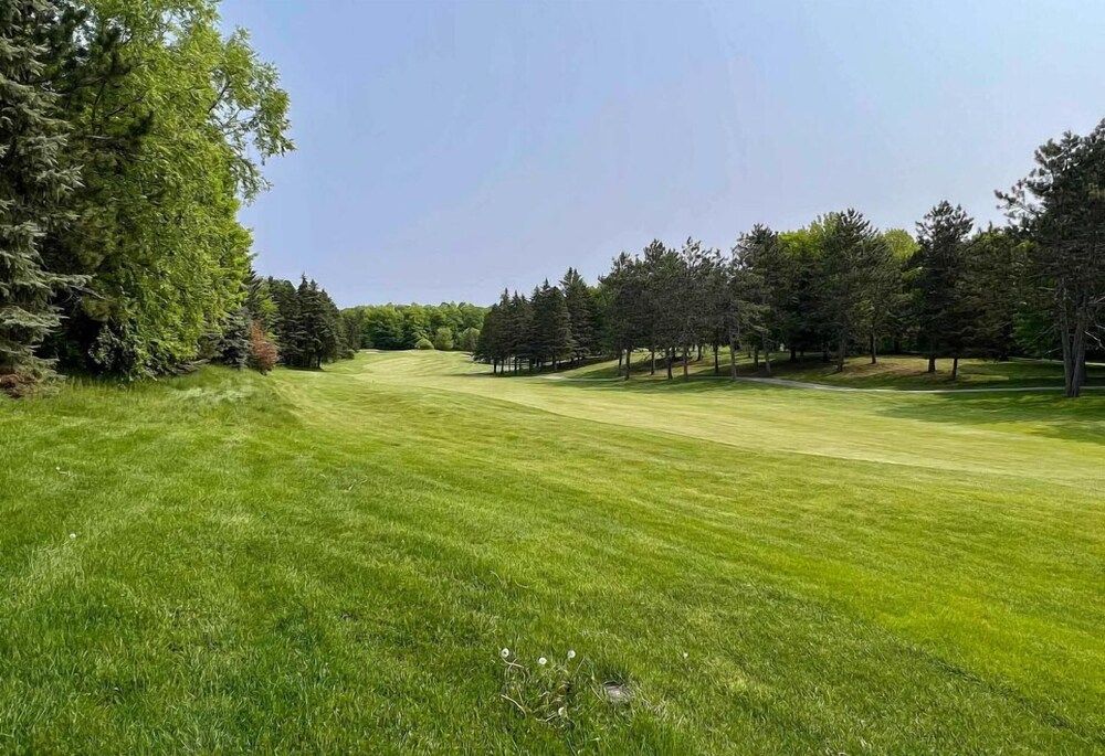 Charming 1BDR Condo w Golf Course View