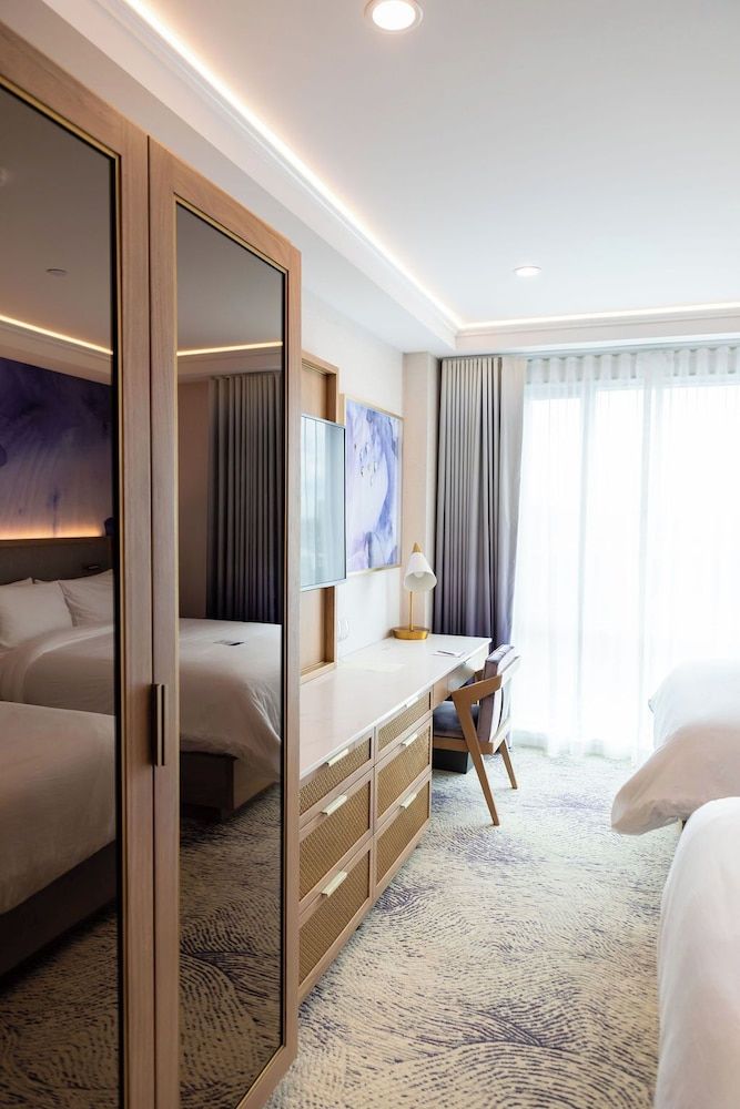 Iris Hotel Boston Double or Twin Room 6