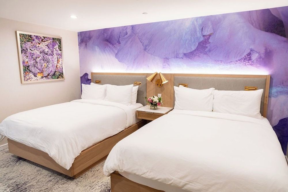 Iris Hotel Boston Family Quadruple Room