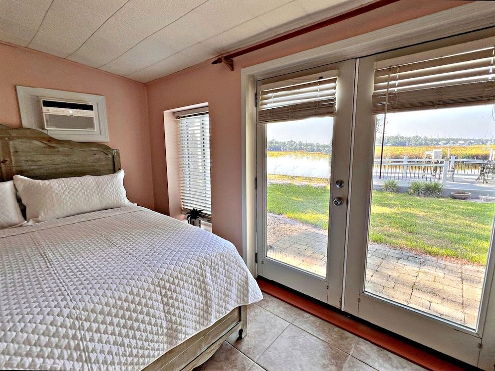 House, Multiple Beds, Patio (Porpoise Pass)