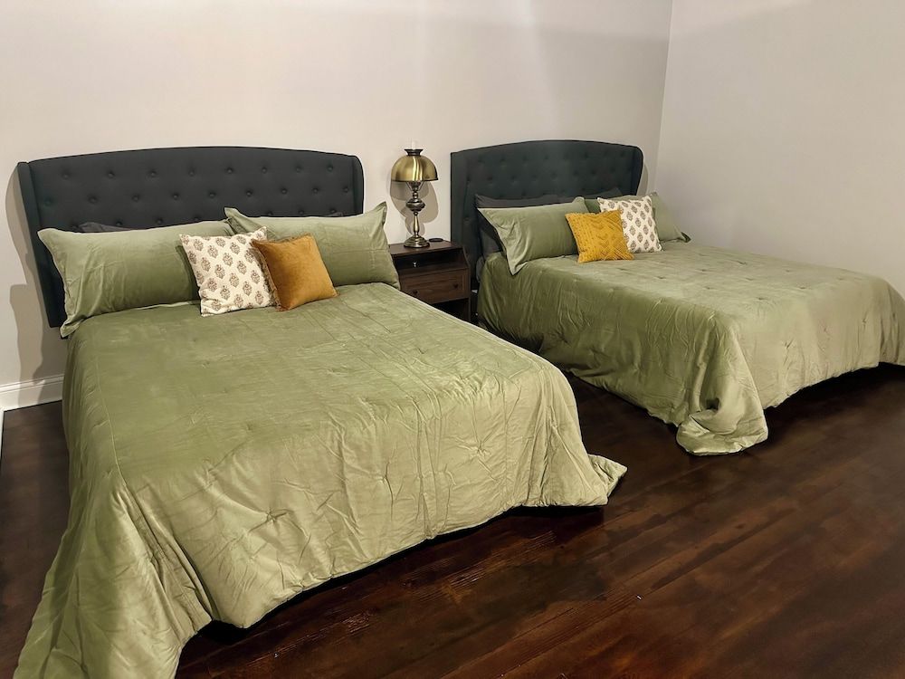 The Mercantile on the Katy Trail Comfort Suite, Patio 2