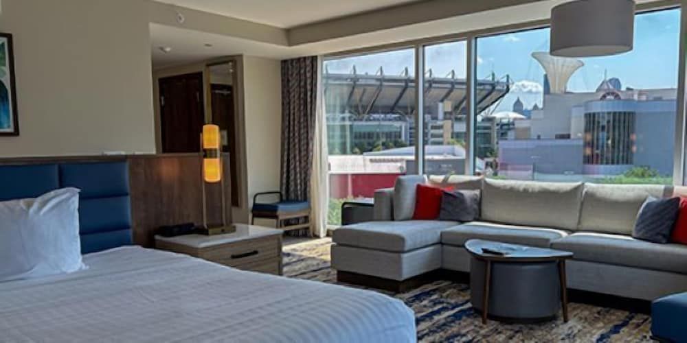 Signature Suite, Corner