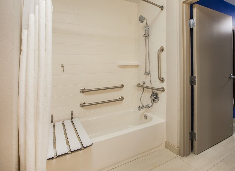 Suite, 2 Queen Beds, Mobility Accessible (Communications, Accessible Tub)