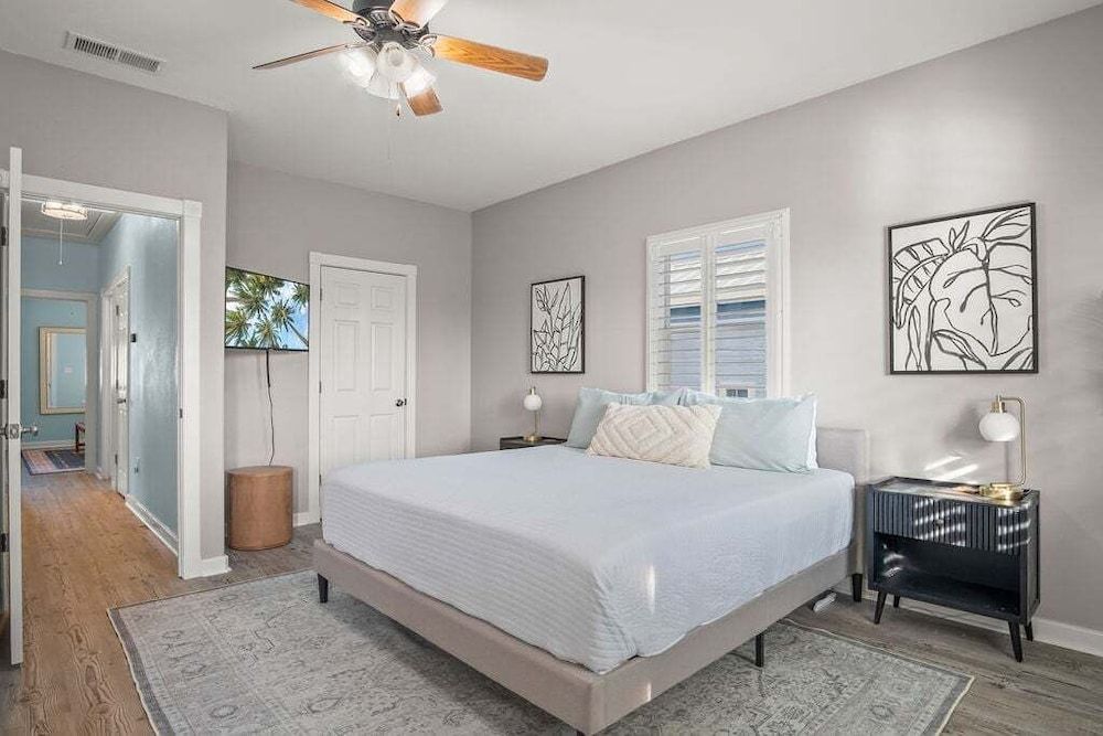 House, Multiple Beds, Balcony, Pool View (Beachside Bliss)