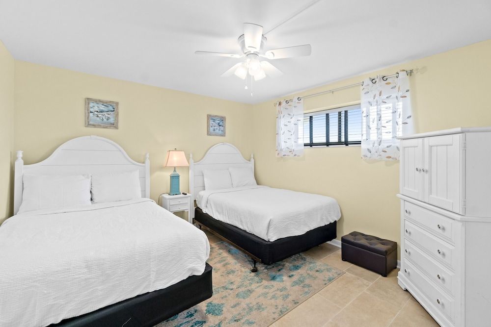 Condo, 2 Bedrooms, Ocean View (408B)