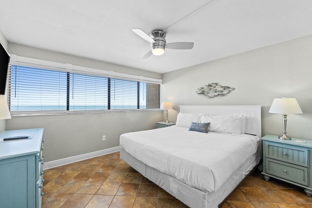 Condo, 2 Bedrooms, Ocean View (402A)