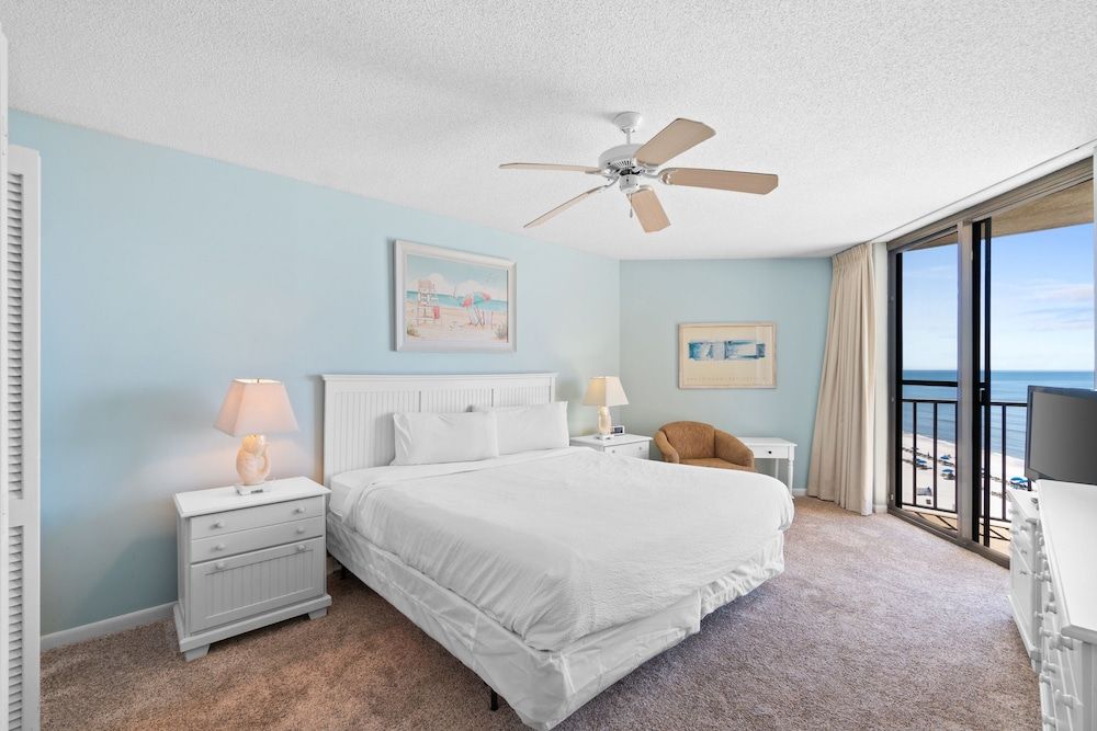 Condo, 2 Bedrooms, Ocean View (913C)