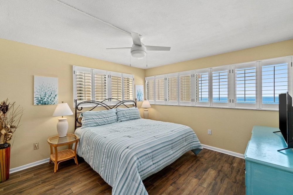 Condo, 2 Bedrooms, Ocean View (901A)
