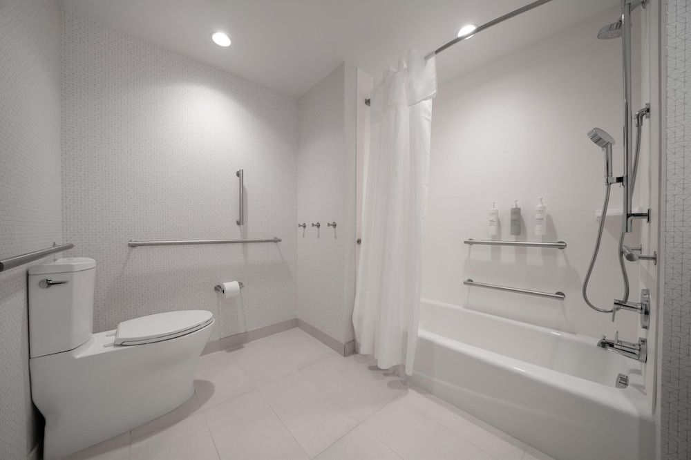 Home2 Suites by Hilton Fort Walton Beach Eglin AirForce Base Studio Suite, 2 Queen Beds, Accessible, Bathtub 8