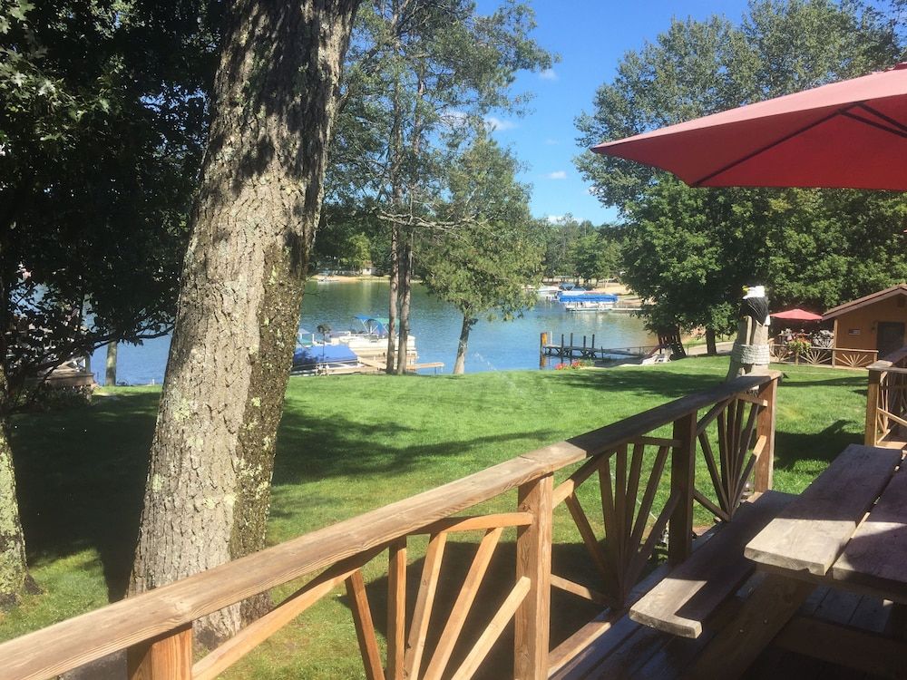 Clear Lake Resort Cabin 2, Lakefront 3