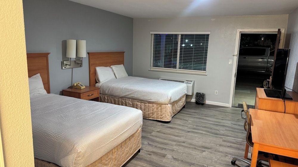 PACIFIC EXPRESS INN Executive Double Room 3