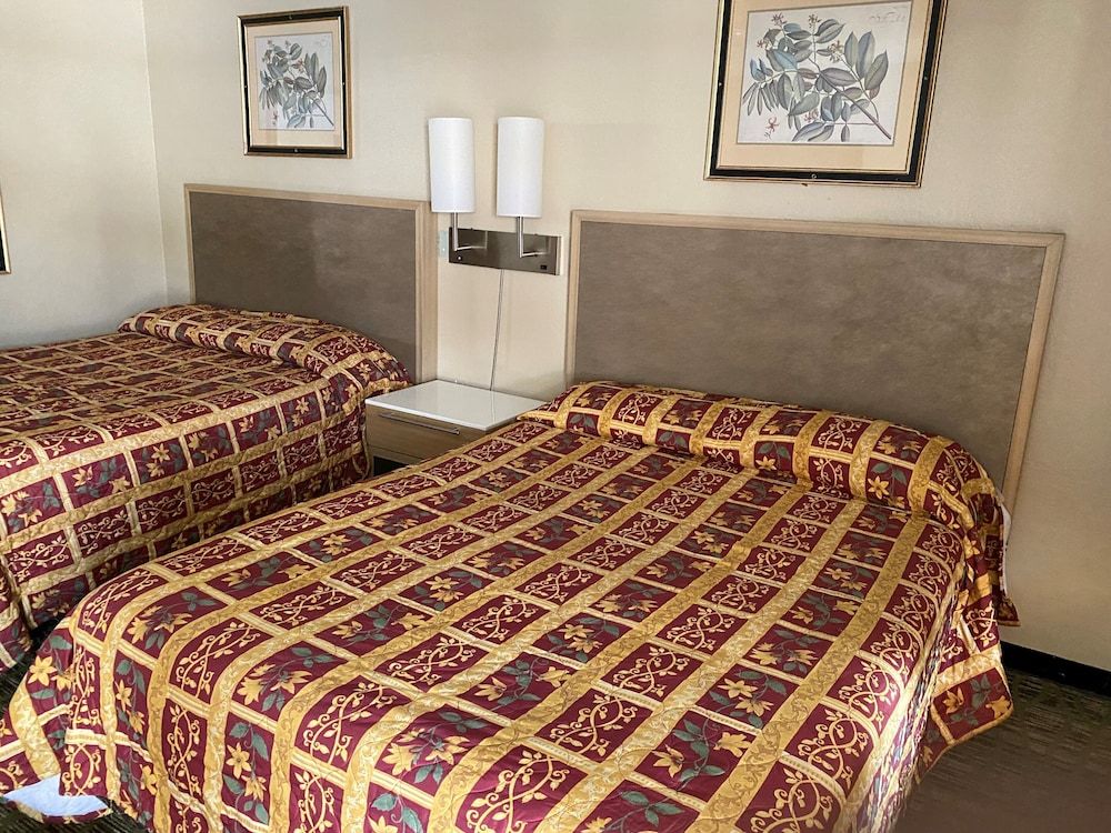 PACIFIC EXPRESS INN Executive Double Room 2