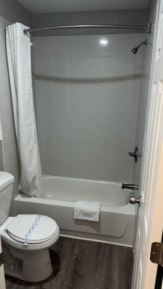 PACIFIC EXPRESS INN Executive Double Room 6