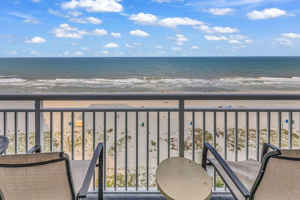 Carolinian Resort Family Condo, 2 Bedrooms, Beach View, Beachfront 10