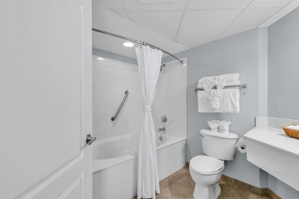 Carolinian Resort Family Condo, 2 Bedrooms, Beach View, Beachfront 14