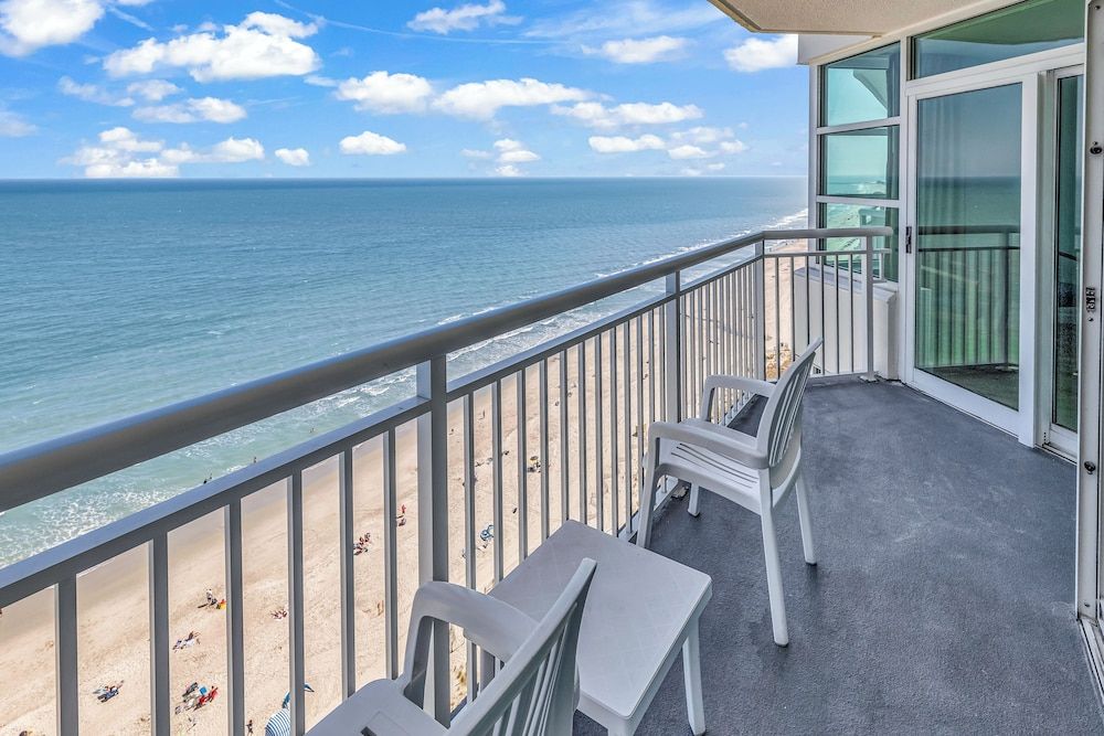 Carolinian Resort Family Condo, 2 Bedrooms, Balcony, Beach View 11