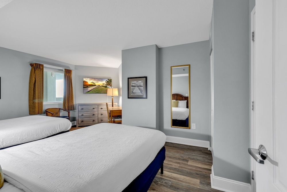 Carolinian Resort Family Condo, 2 Bedrooms, Beach View, Beachfront 3