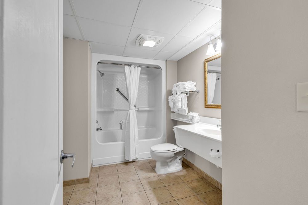 Carolinian Resort Family Condo, 2 Bedrooms, Beach View, Beachfront 16