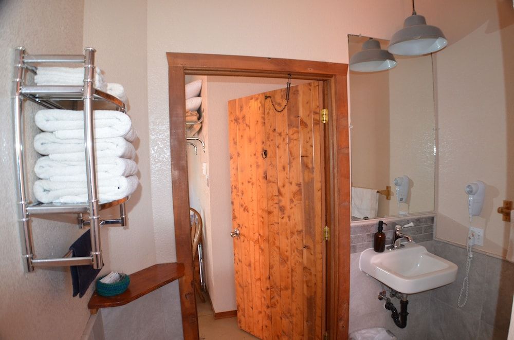 Wild Goose Lodge Family Suite 3