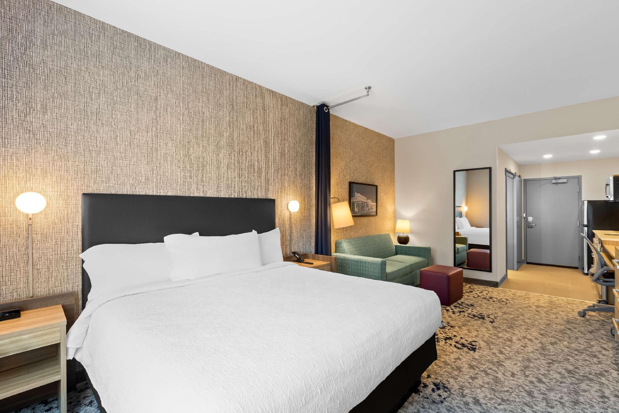 1 King Bed Studio Suite