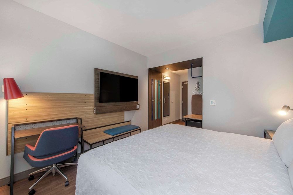 Tru By Hilton Wilmington Wrightsville Beach Standard Room, 1 King Bed (Hearing) 2