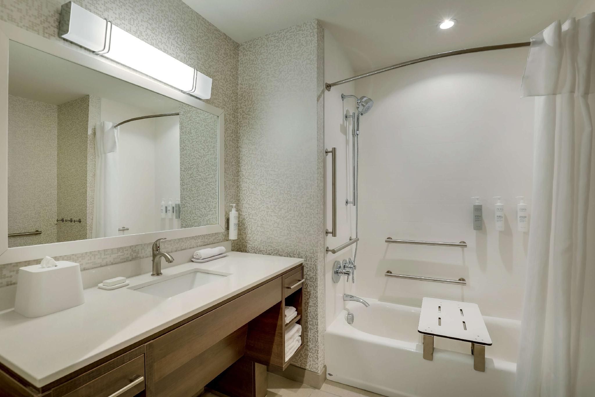 2 Queen Mobility Accessible Tub Studio Suite