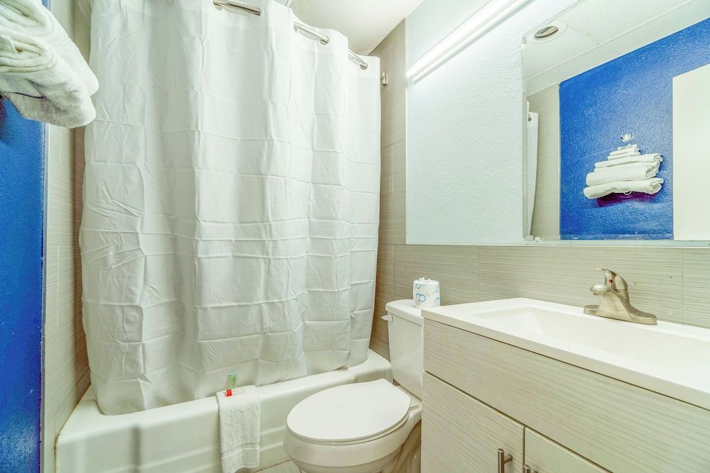 Budget Inn By OYO Frederick Us-183 Standard Room, 2 Double Beds, Non Smoking 8