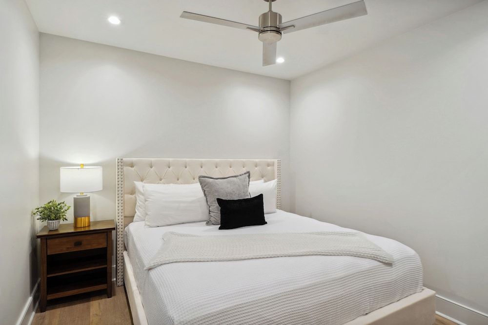 Superior Condo, 6 Bedrooms