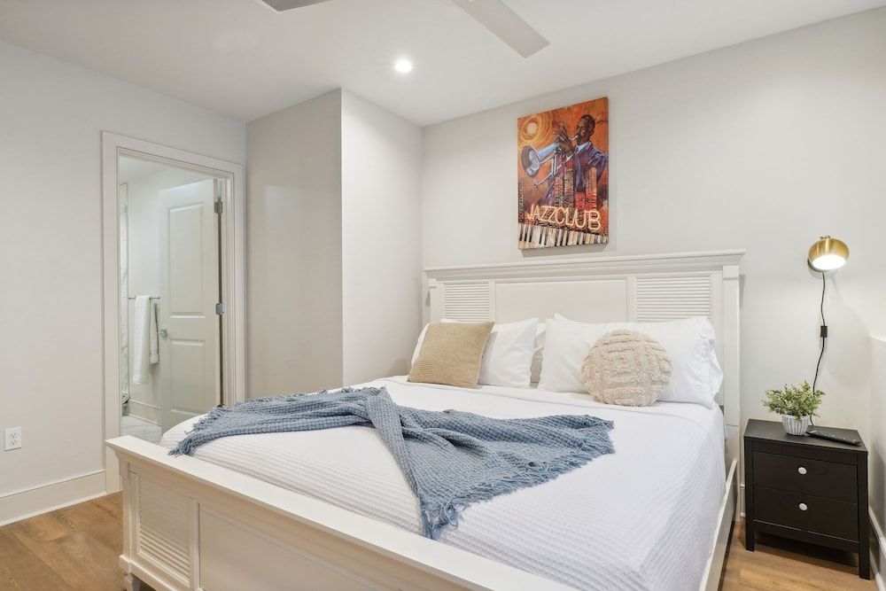 Standard Condo, 3 Bedrooms