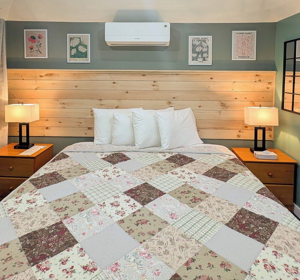 Design Cottage, 1 King Bed, Patio