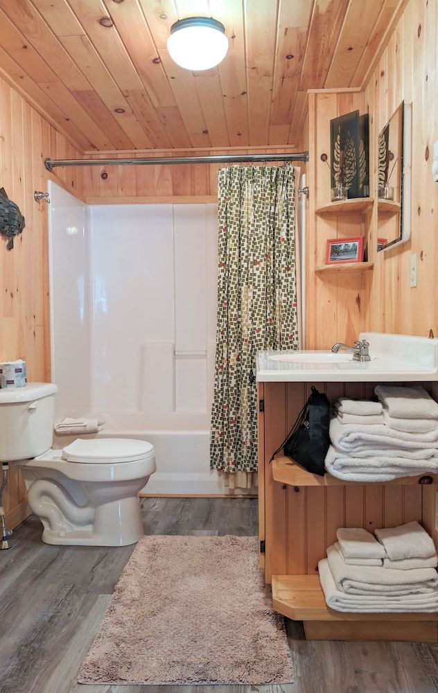 One Bedroom Cabin with Living Room, Kitchen & Wrap around Deck