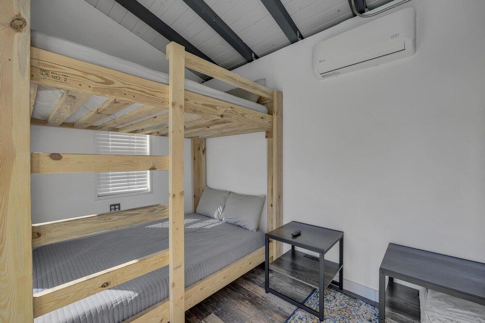 Seaside Paradise - Pool Hottub Game Room House 18