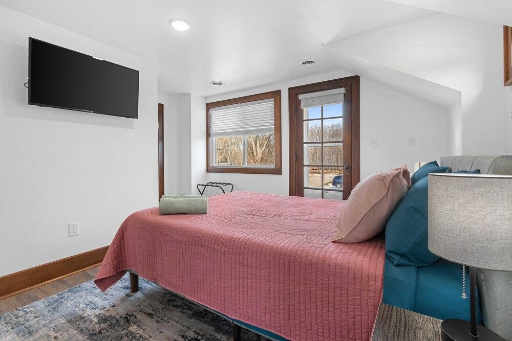 Riverfront Kayaks Bay Access Sleeps 15 House 6