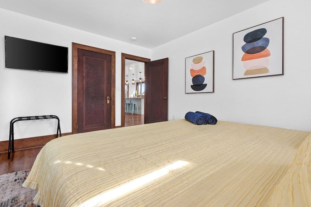 Riverfront Kayaks Bay Access Sleeps 15 House 4