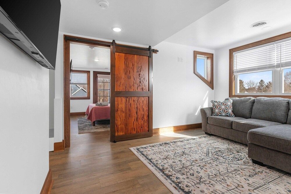 Riverfront Kayaks Bay Access Sleeps 15 House 27