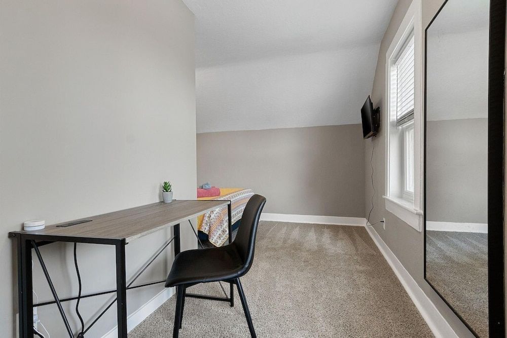 Lazy River Villa - Hottub Fenced Yard Sleeps 11 House 13