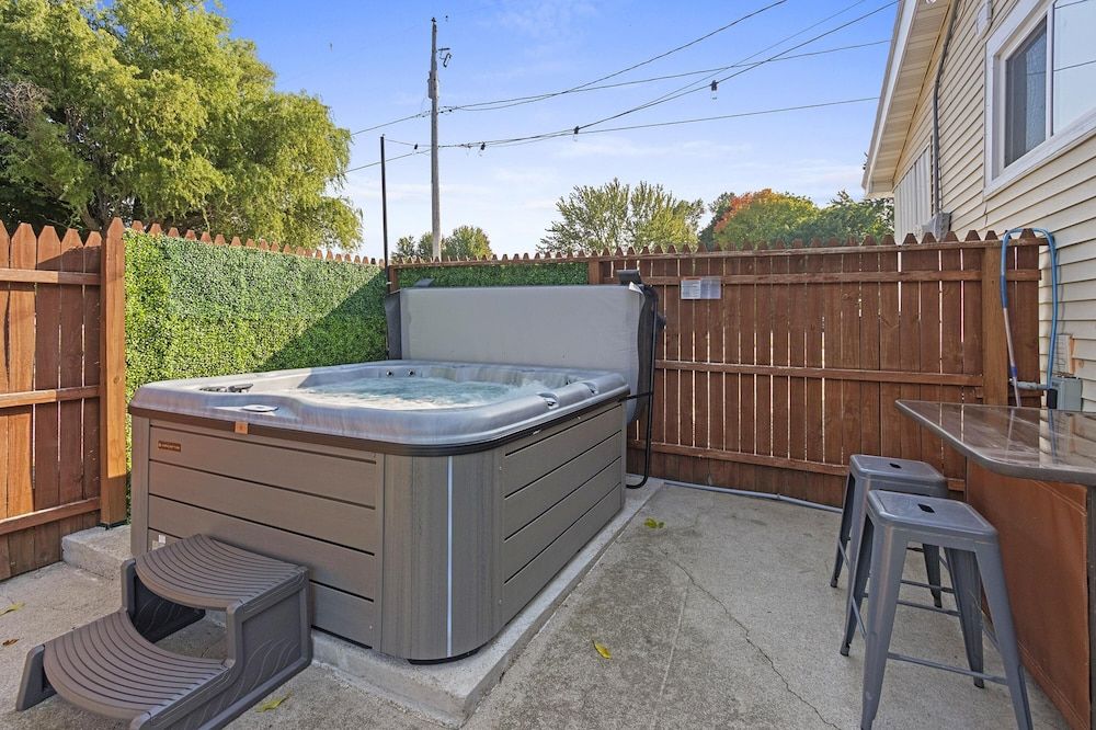 Lazy River Villa - Hottub Fenced Yard Sleeps 11 House 26