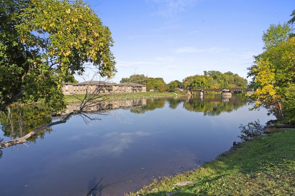 Lazy River Villa - Hottub Fenced Yard Sleeps 11 House 19