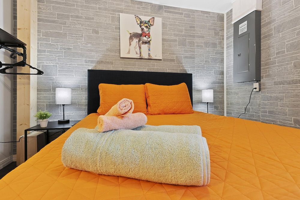 The Goat House Waterfront Hottub 3 Acres House 14