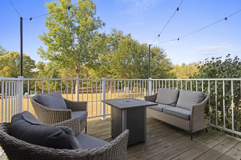 The Goat House Waterfront Hottub 3 Acres House 19