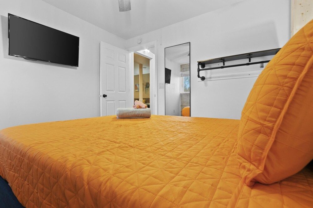 The Goat House Waterfront Hottub 3 Acres House 13