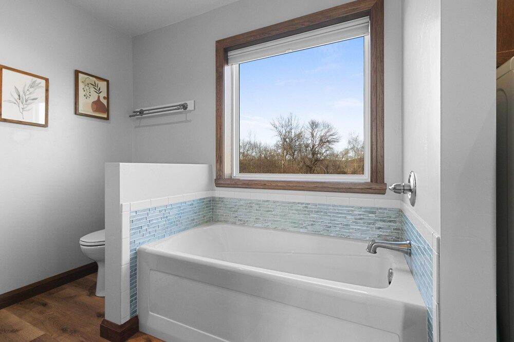 The Goat House Waterfront Hottub 3 Acres House 32