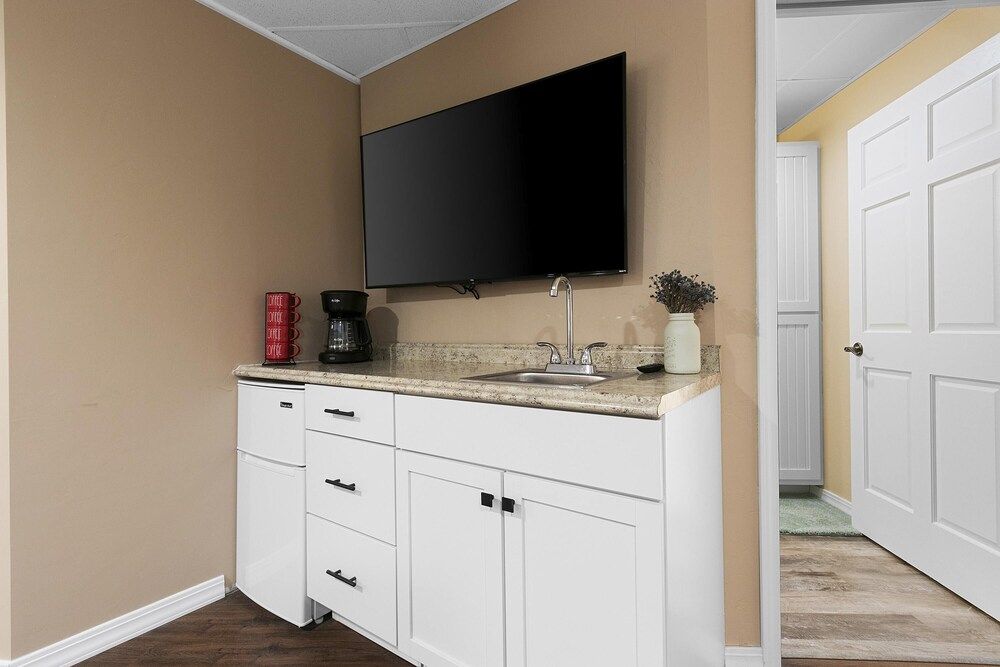 The Goat House Waterfront Hottub 3 Acres House 37