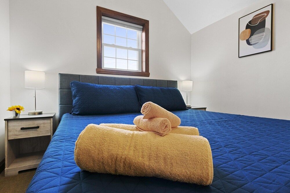 The Goat House Waterfront Hottub 3 Acres House 6