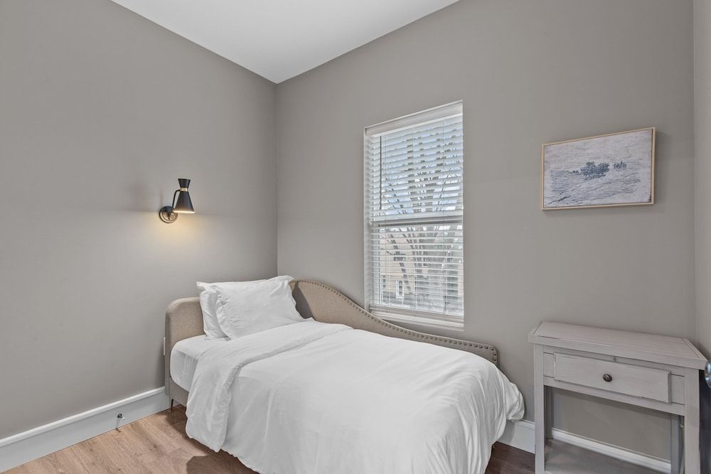 House, Multiple Beds, Patio, City View ((#19) 3323 Vista Ave)