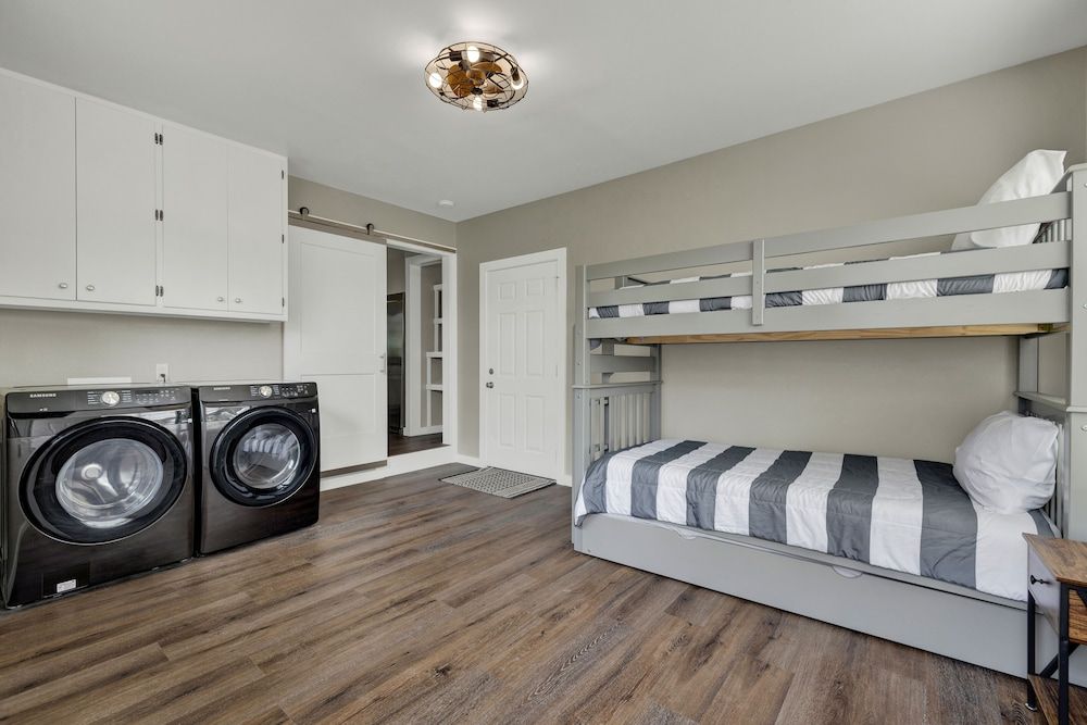 House, Multiple Beds, Hot Tub