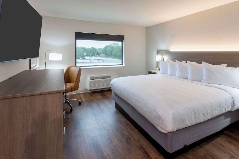 Standard Room, 1 King Bed