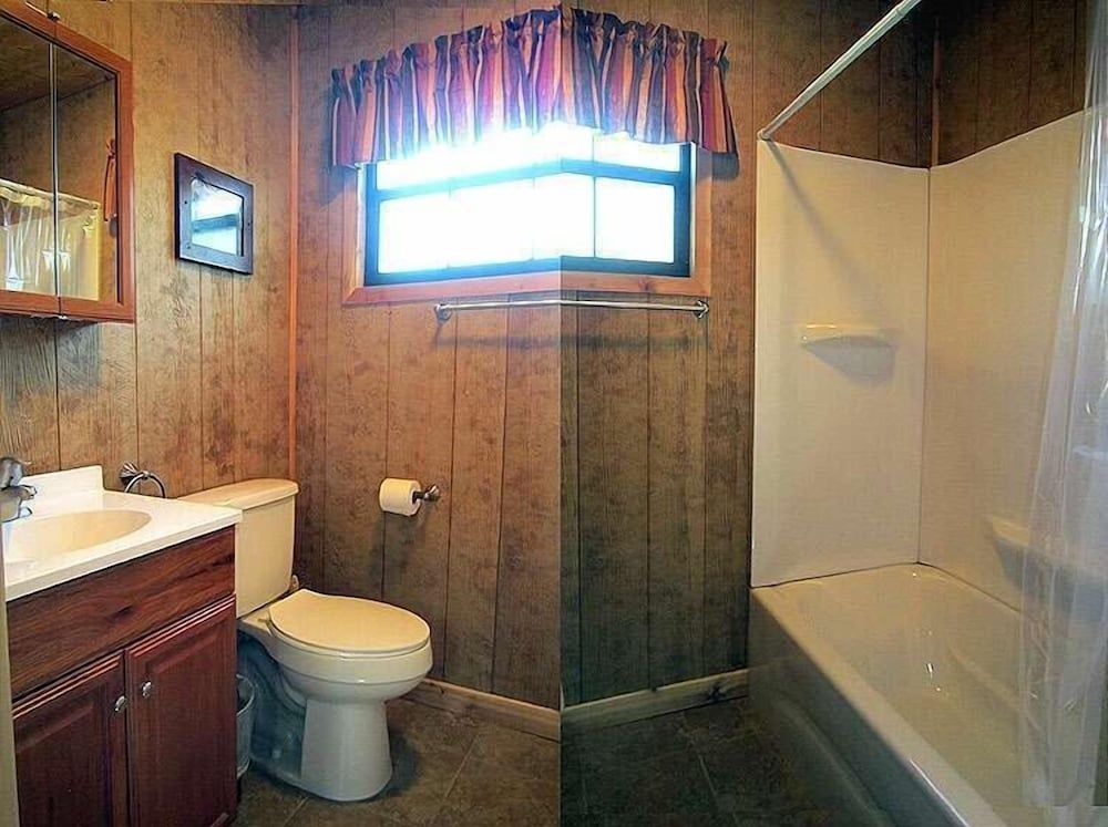 Riverside Lodge Resort Classic Cabin No 3 2