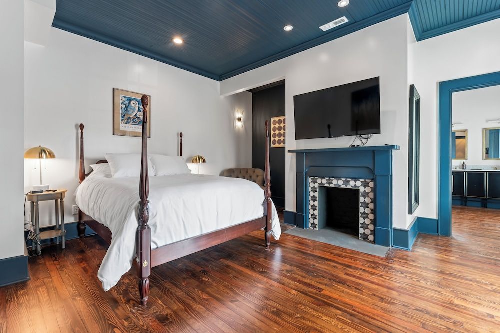 Elite Room